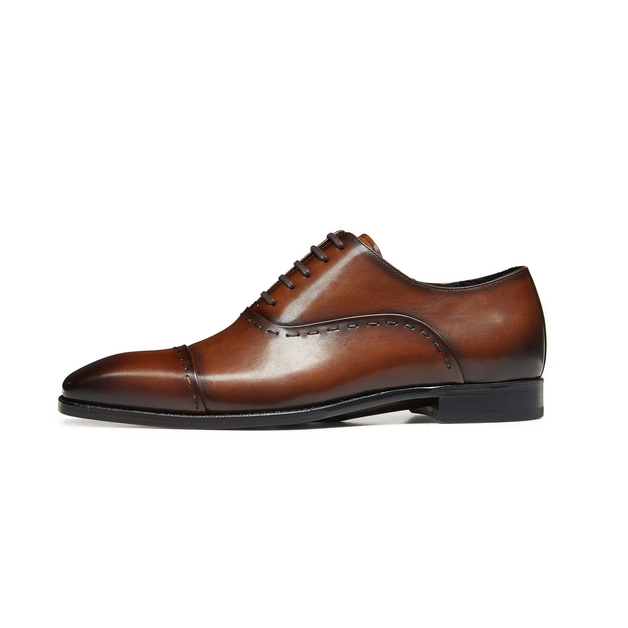 entdecken sie hochwertige business schuhe für herren – stilvoll, bequem und perfekt für das büro oder besondere anlässe. große auswahl an eleganten lederschuhen zu attraktiven preisen.