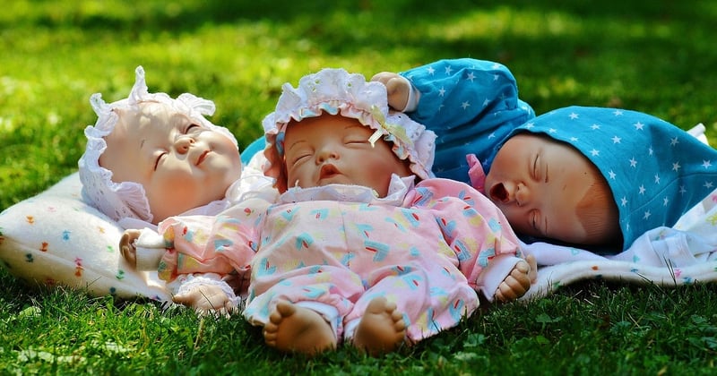 Die besten Stapelspielzeuge für Babys 2026: Förderung der motorischen Fähigkeiten