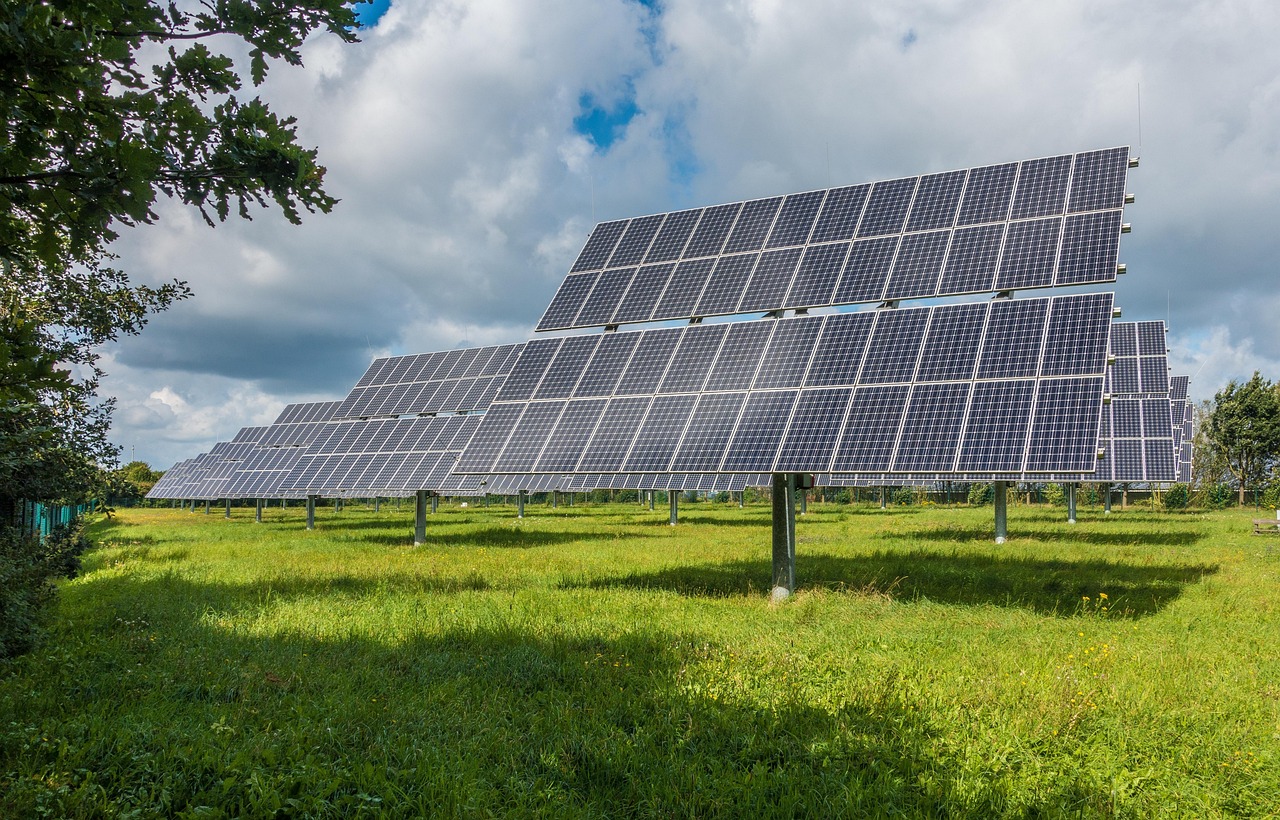 Welche Innovationen gibt es bei transparenten Solarpanelen?